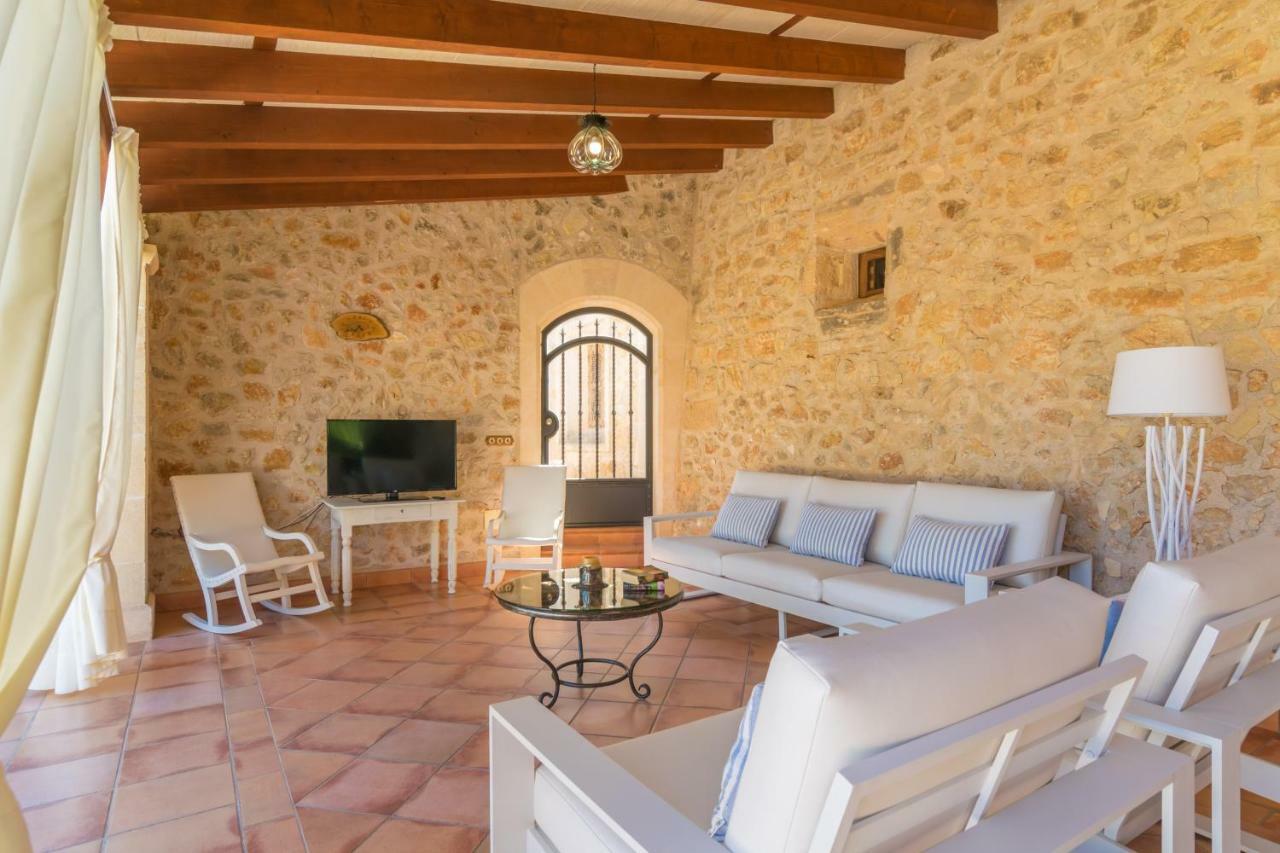 Son Moll Villa *
